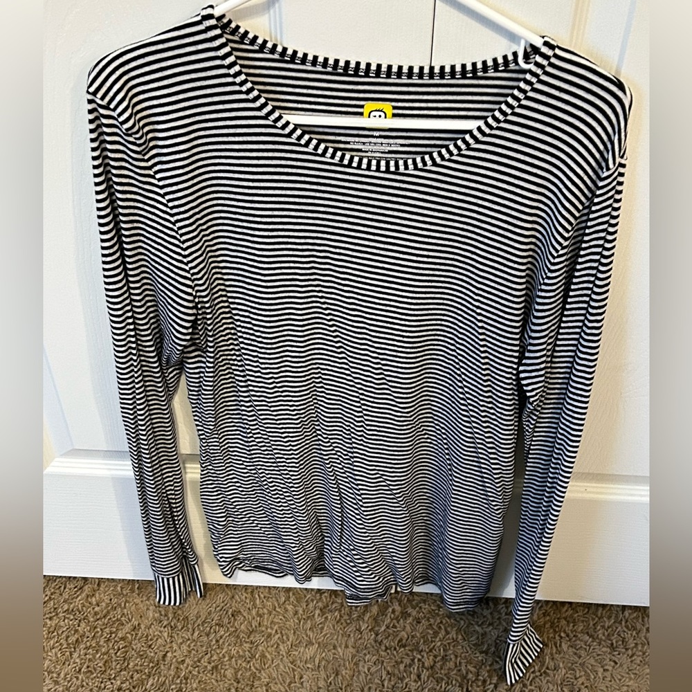 Wink scrub underscub top size medium